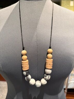 Bella Tunno Teething Necklace for Mom NWT 🥰